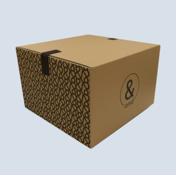 Emballage E-Commerce - Caisse carton impression noire fermée e-commerce